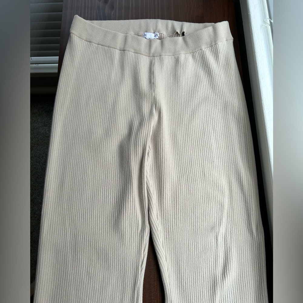 Good American L/XL Flared Beige Ribbed Pants w Elastic Waist and detailed hem - Picture 2 of 13
